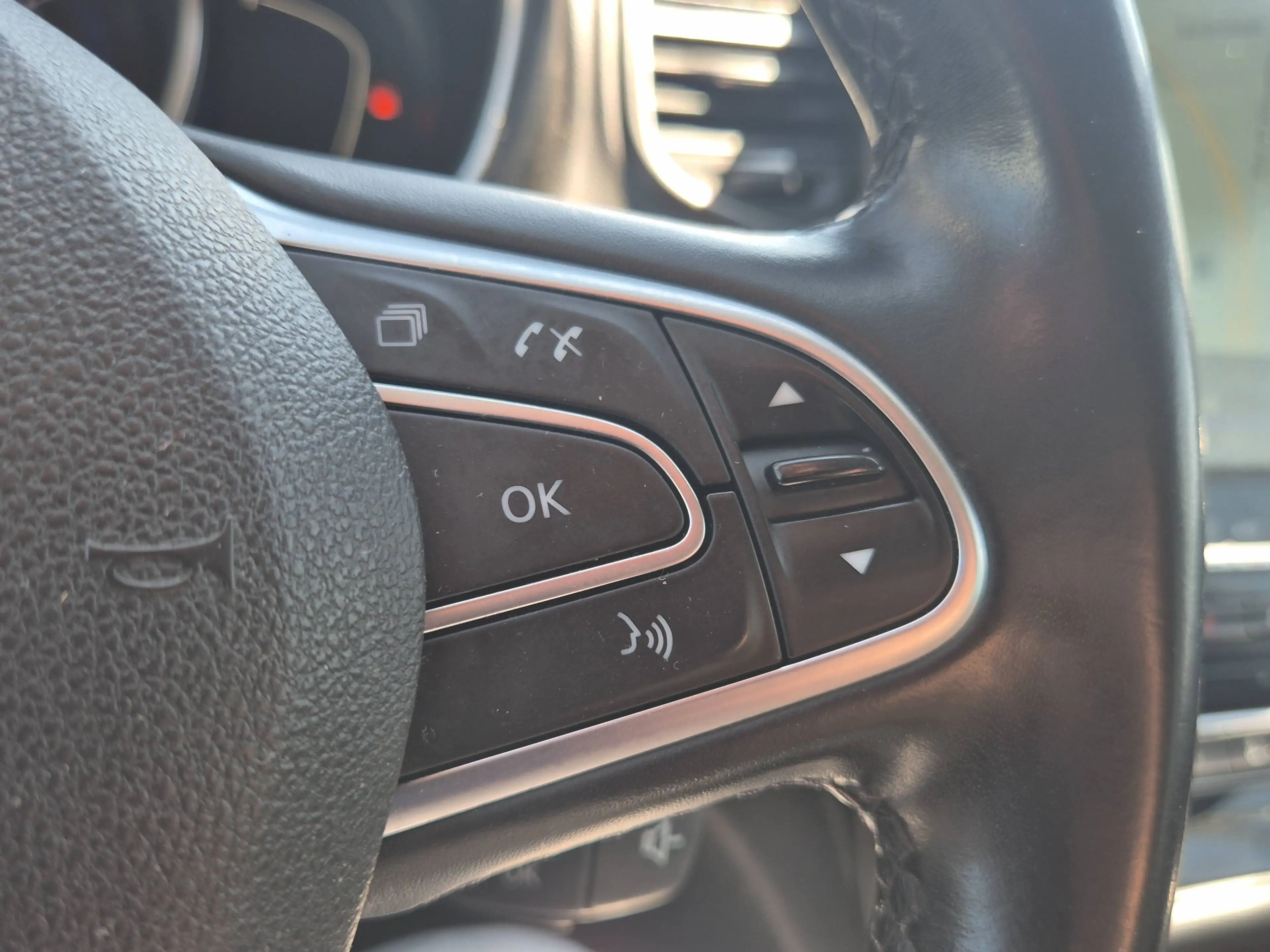 Renault Scenic Scenic 1.33 TCe Energy Bose Edition — photo 12