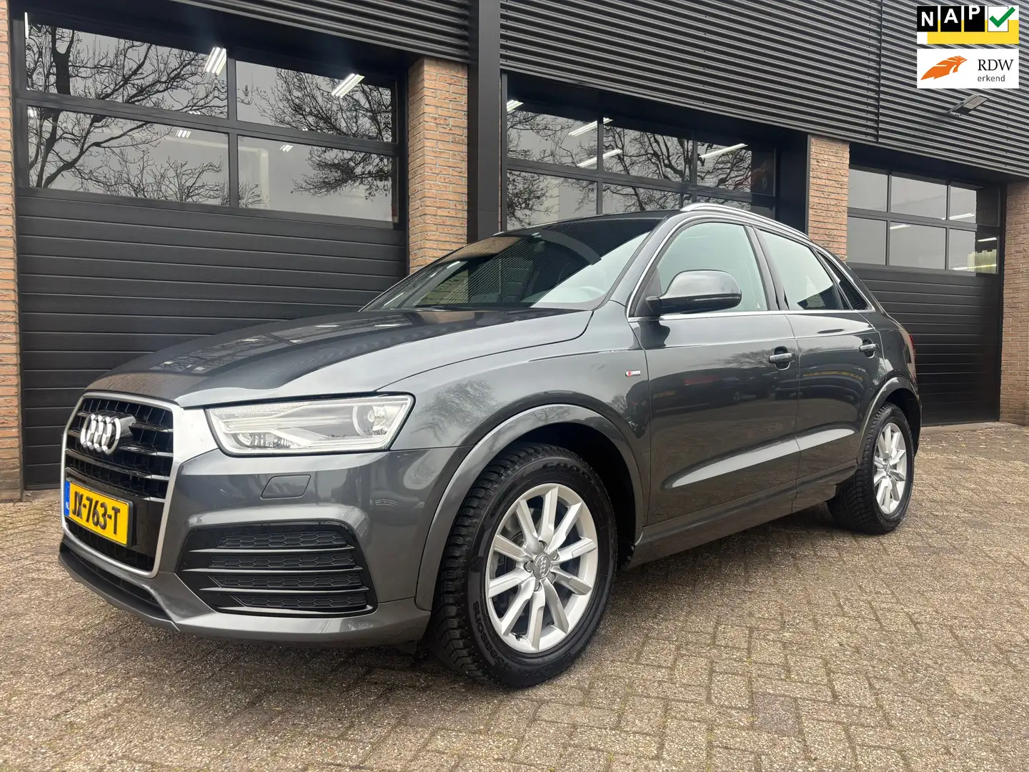 Audi Q3 1.4 TFSI CoD Sport Pro Line S Gris - 1