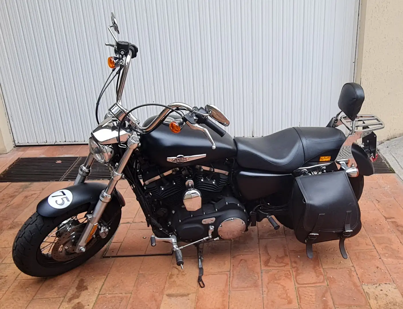 Harley-Davidson 1200 Custom Nero - 1