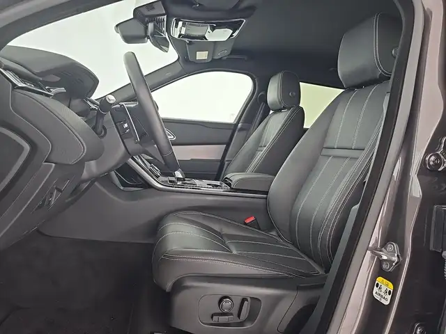 Land Rover Range Rover Velar view 9