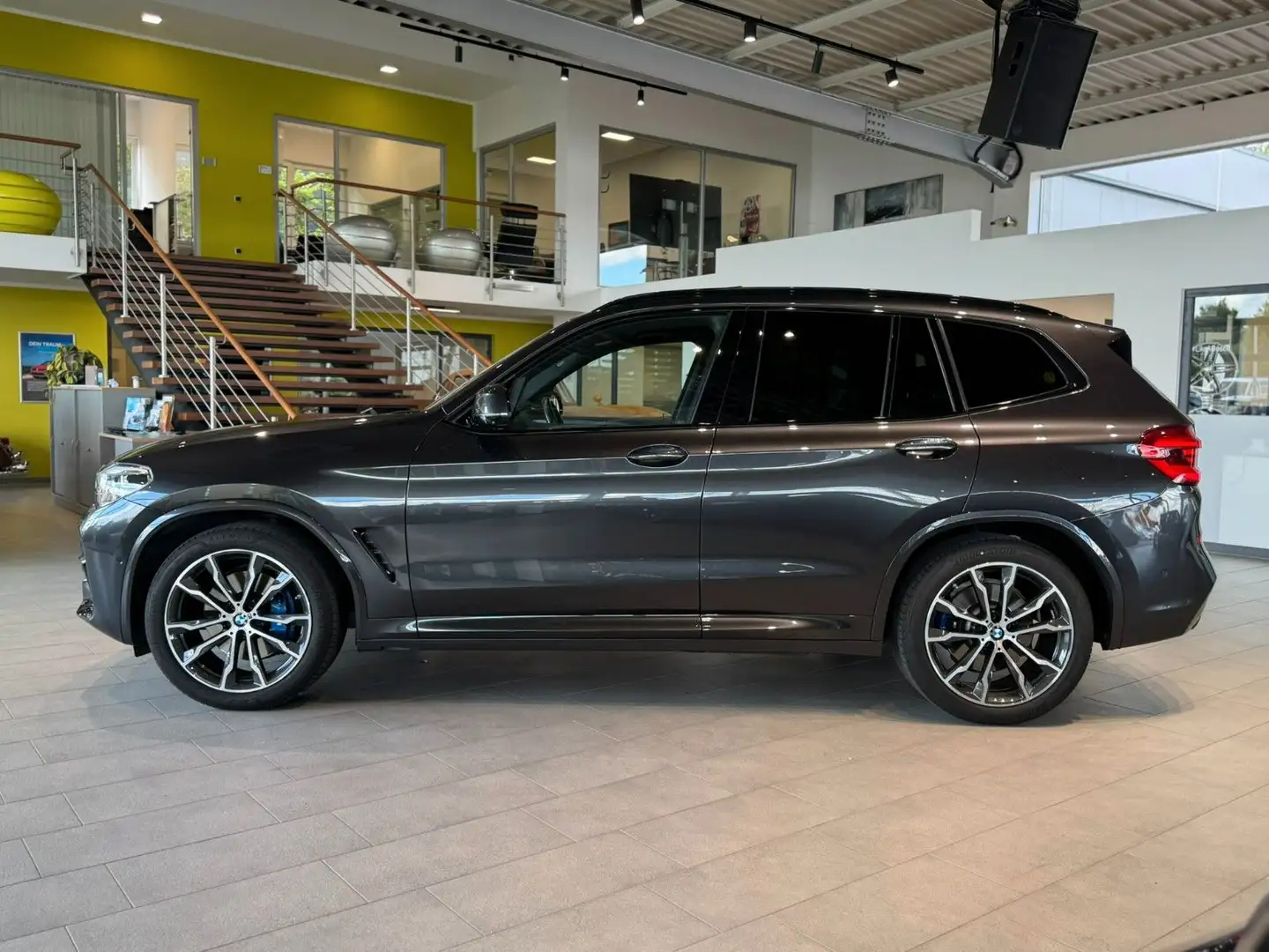 BMW X3 M i AHK*Surround View*Harman-Kardon*Pano* Grau - 2