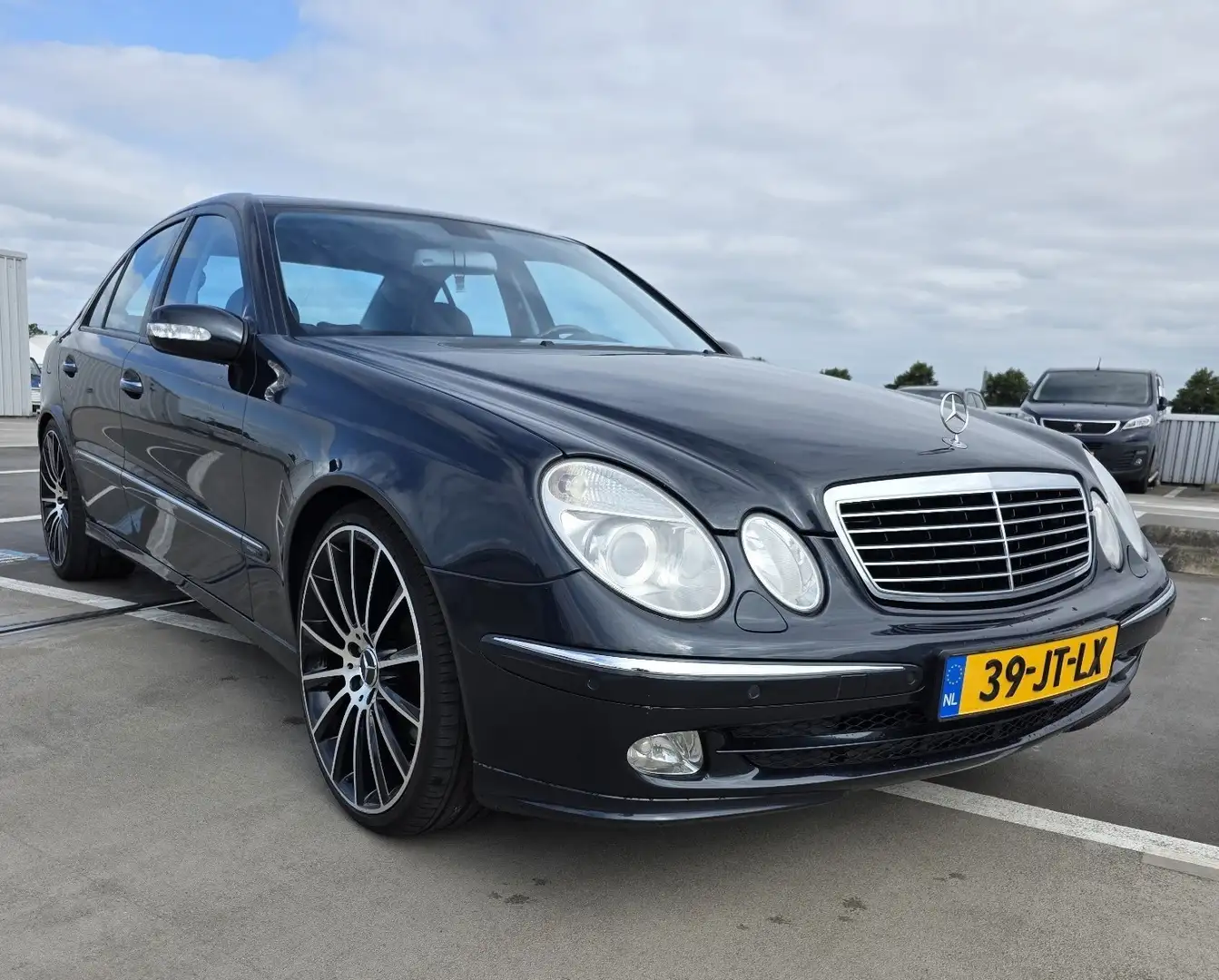 Mercedes-Benz E 500 Avantgarde 5.0 V8 Youngtimer Azul - 1