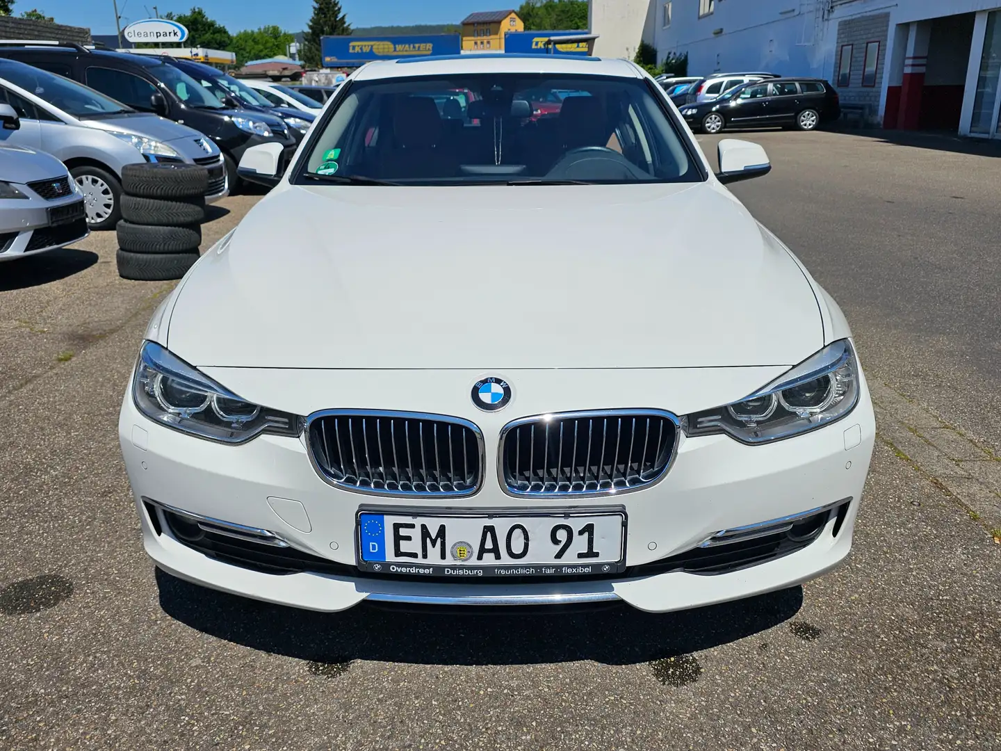 BMW 320 BMW320  Luxury Line Aut.Navi GSD Xenon Leder Eur Weiß - 1