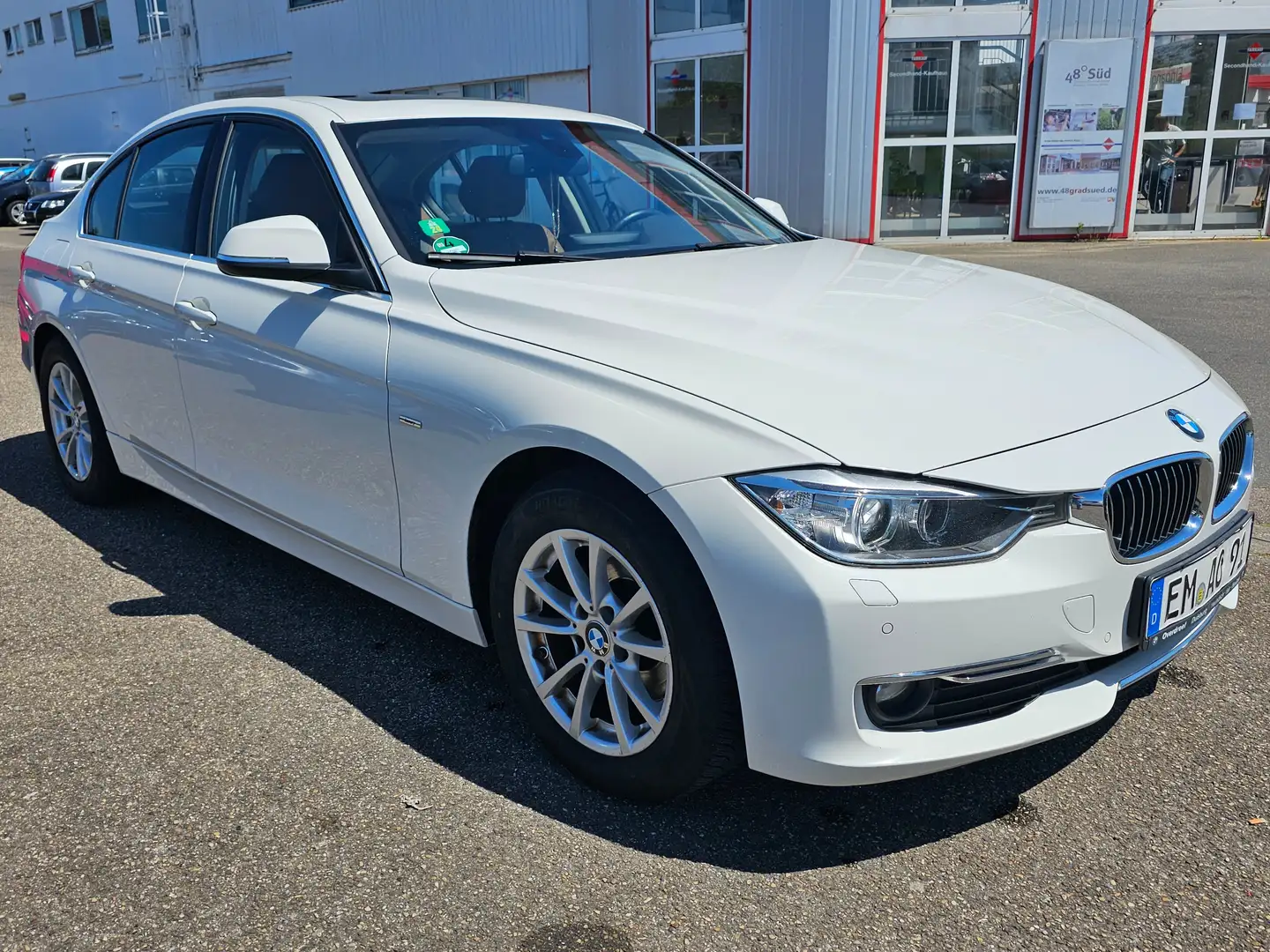 BMW 320 BMW320  Luxury Line Aut.Navi GSD Xenon Leder Eur Weiß - 2