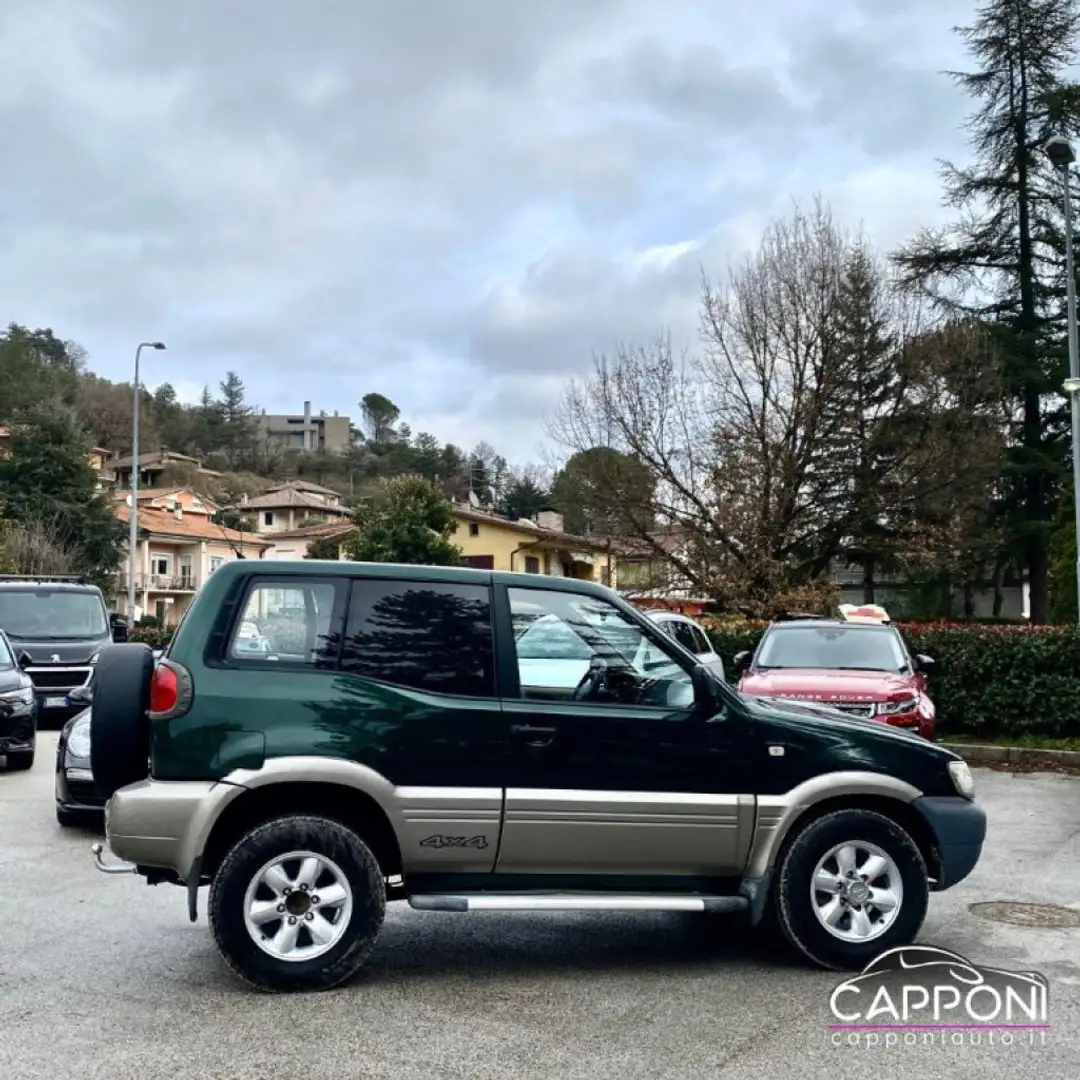Nissan Terrano 2.7 Tdi 3 porte 4x4 Verde - 2
