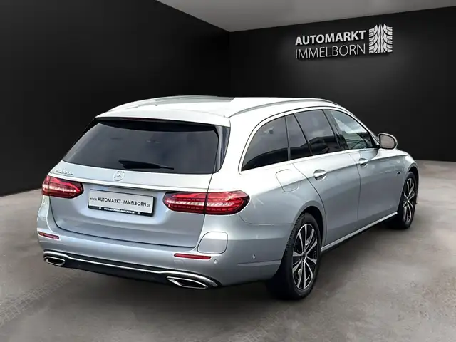 Mercedes-Benz E-Class view 6