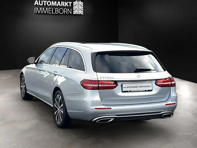 Mercedes-Benz E-Class view 8