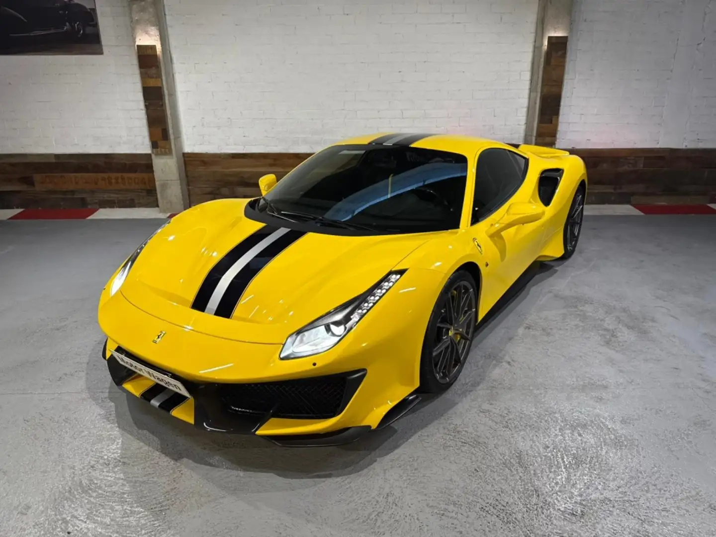 Ferrari 488 Pista Gelb - 2