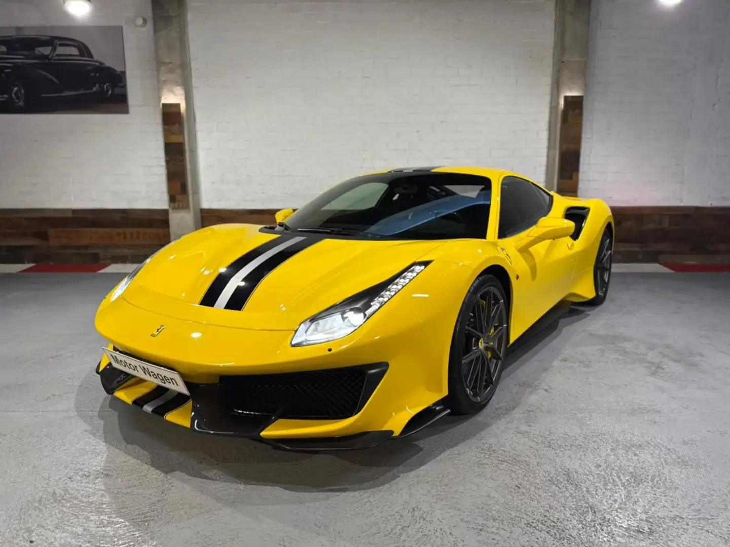 Ferrari 488 Pista Gelb - 1