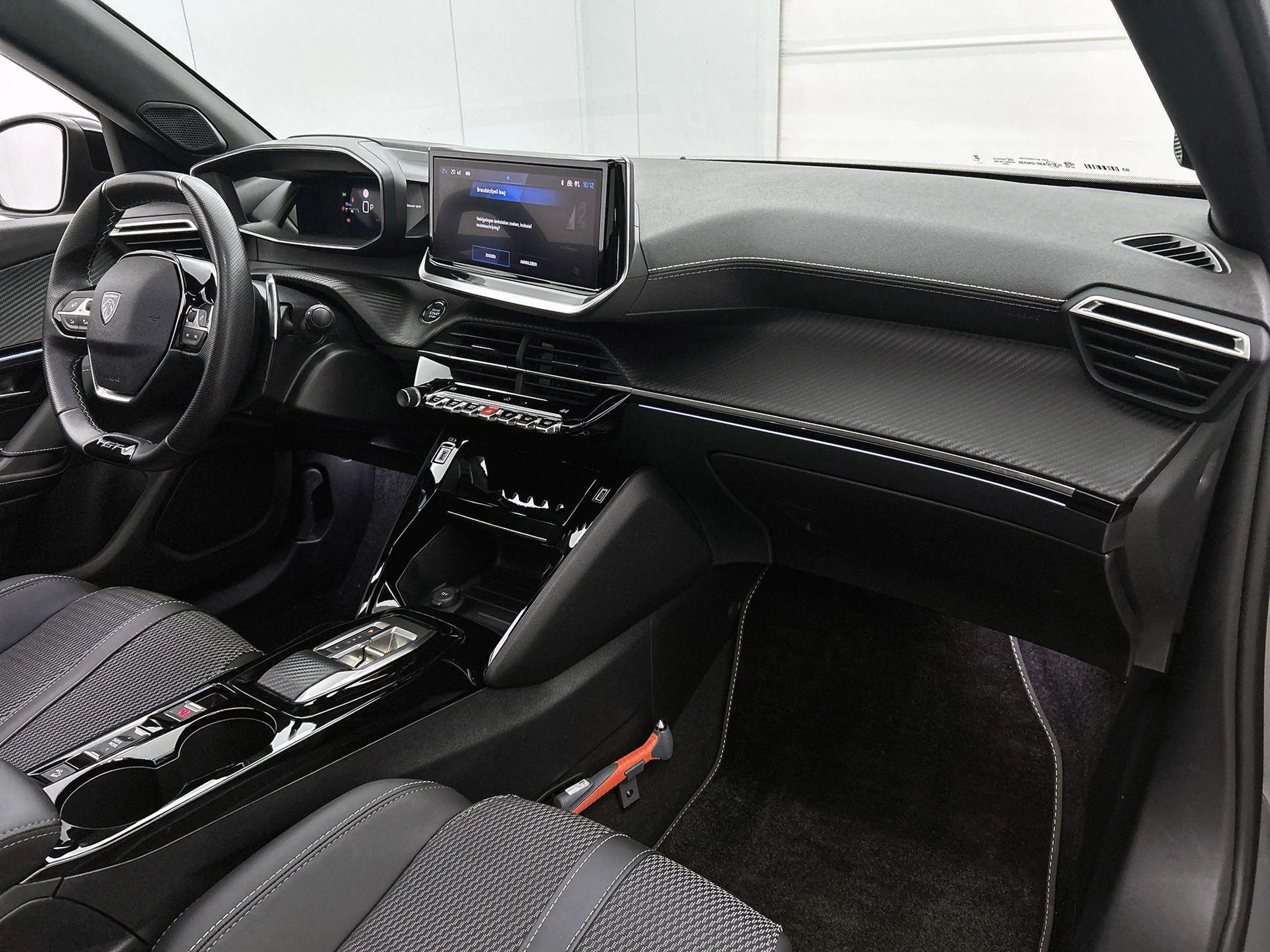 Peugeot 2008 SUV GT Hybrid 145pk Automaat | Navigatie | Panoram — photo 7