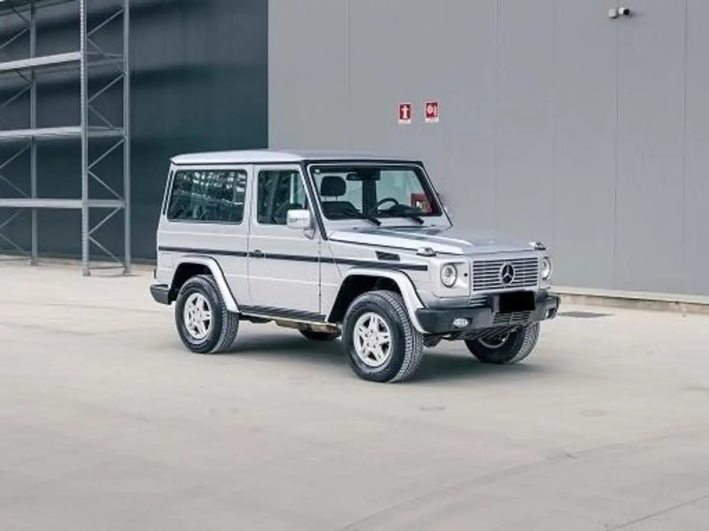 Mercedes-Benz G 320 G 320 V6 SW corto auto Срібний - 2