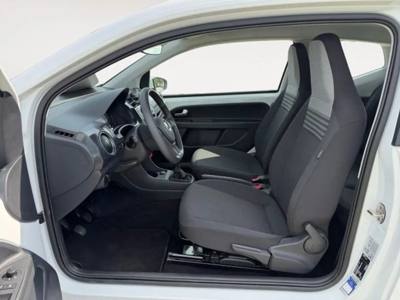 Volkswagen up! 1.0 SHZ., 9