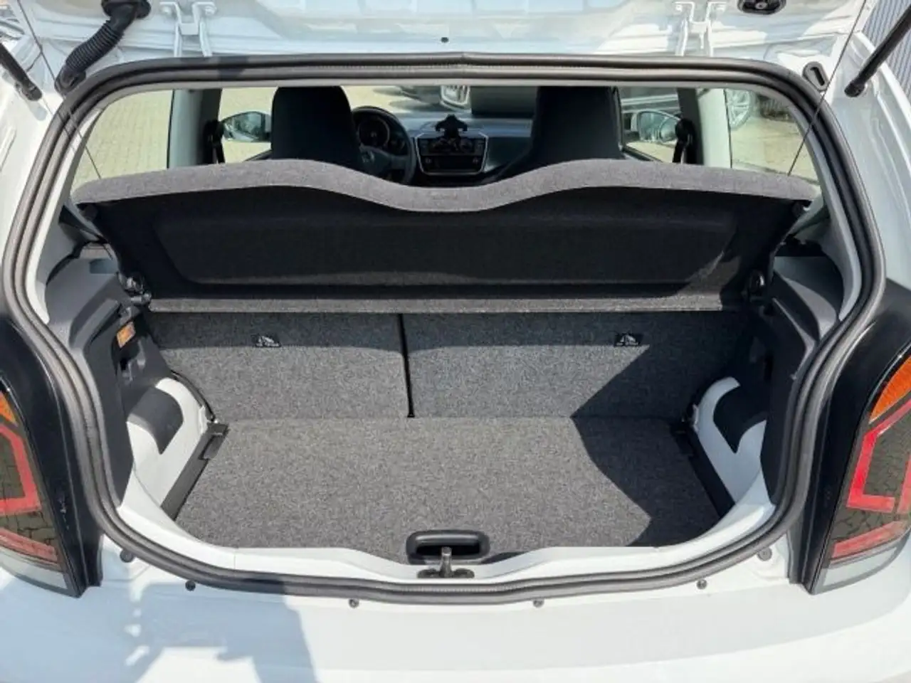 Volkswagen up! 1.0 SHZ., 16