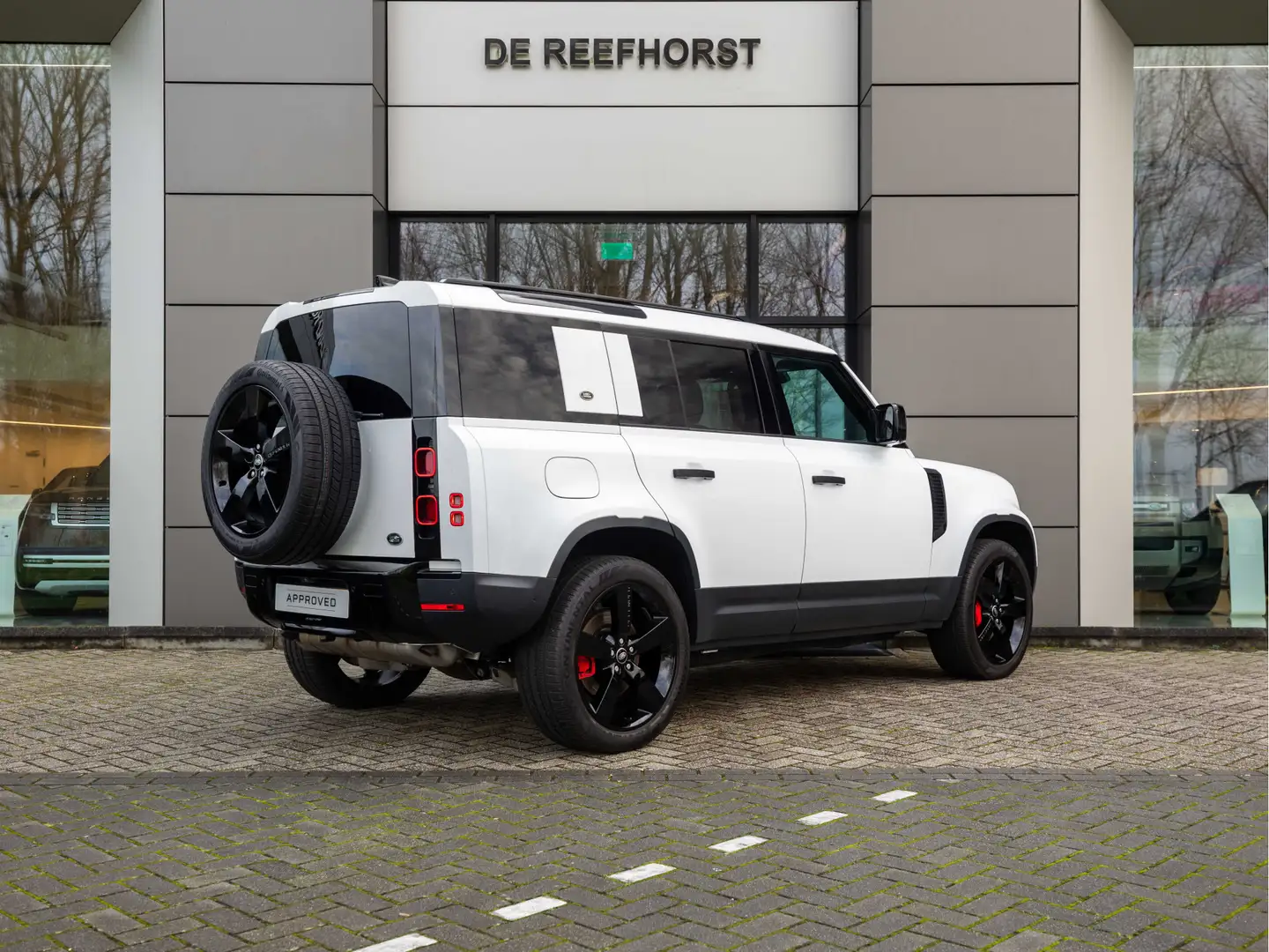 Land Rover Defender 110 P400e 110 | Black Pack | Luchtvering | 22'' Gl Weiß - 2