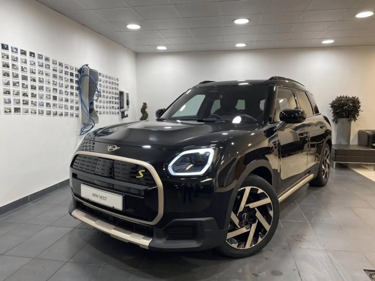 MINI Countryman SE SE 313ch Favoured ALL4 Noir - 1