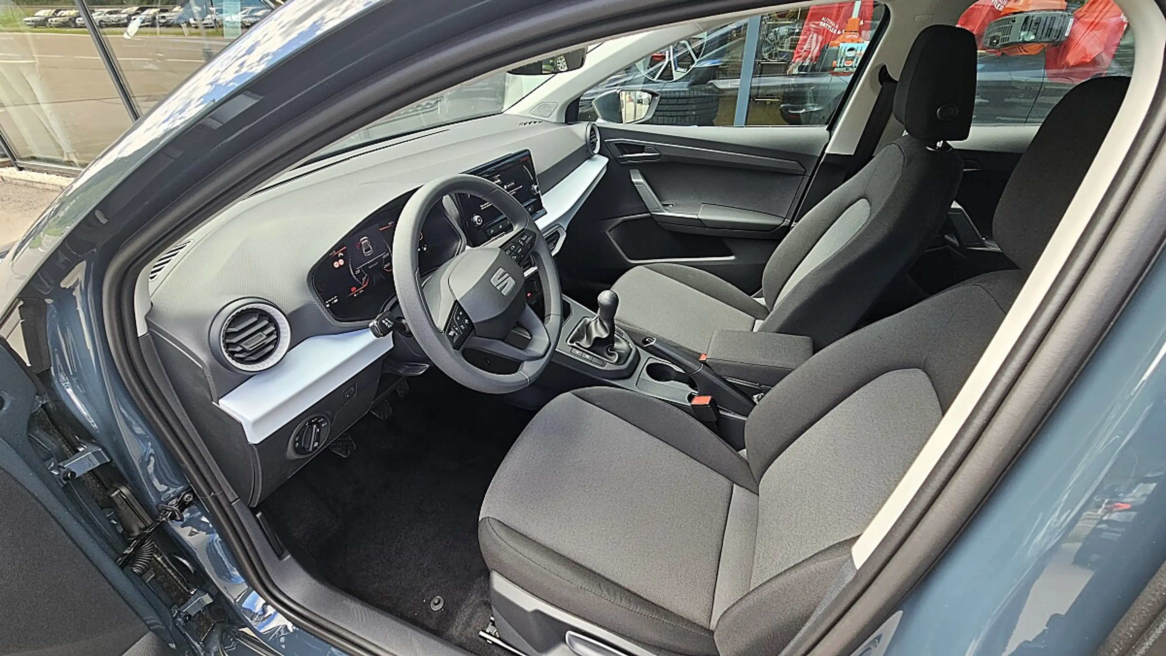 SEAT Ibiza 1,0 Reference Edition — photo 12