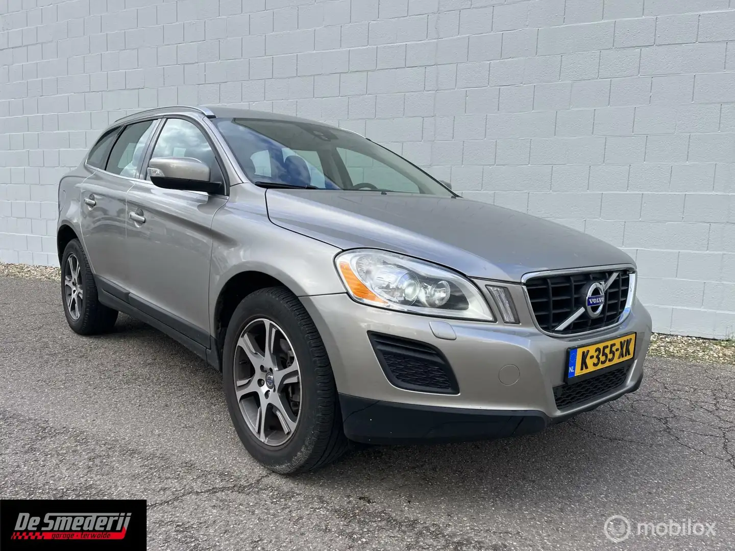 Volvo XC60 3.0 T6 AWD Kinetic Gris - 1