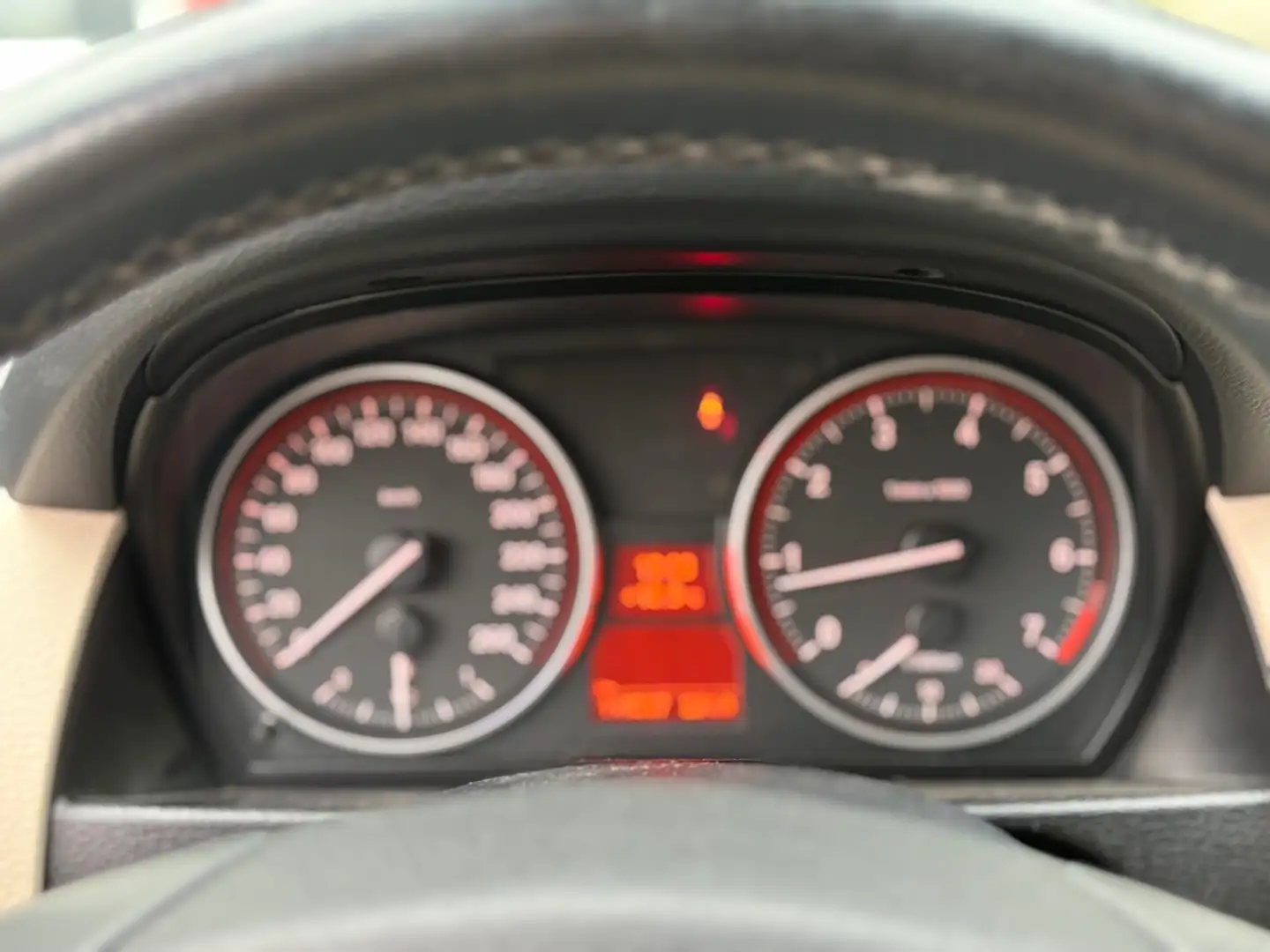 BMW X1 X1 sDrive18i Schwarz - 2