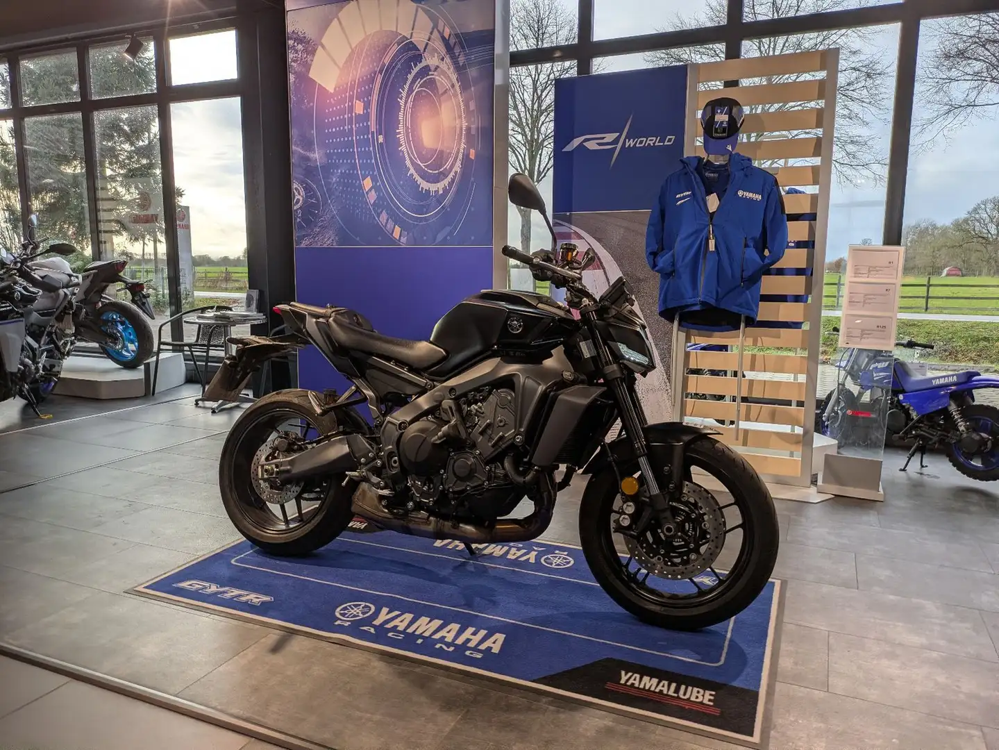 Yamaha MT-09 YAMT 35 KW Negro - 1