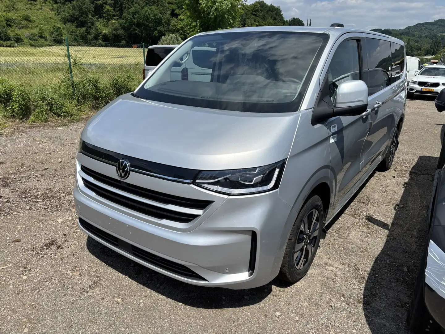 Volkswagen T7 Caravelle Style LR AHK/STHZ/aufLager Grijs - 2