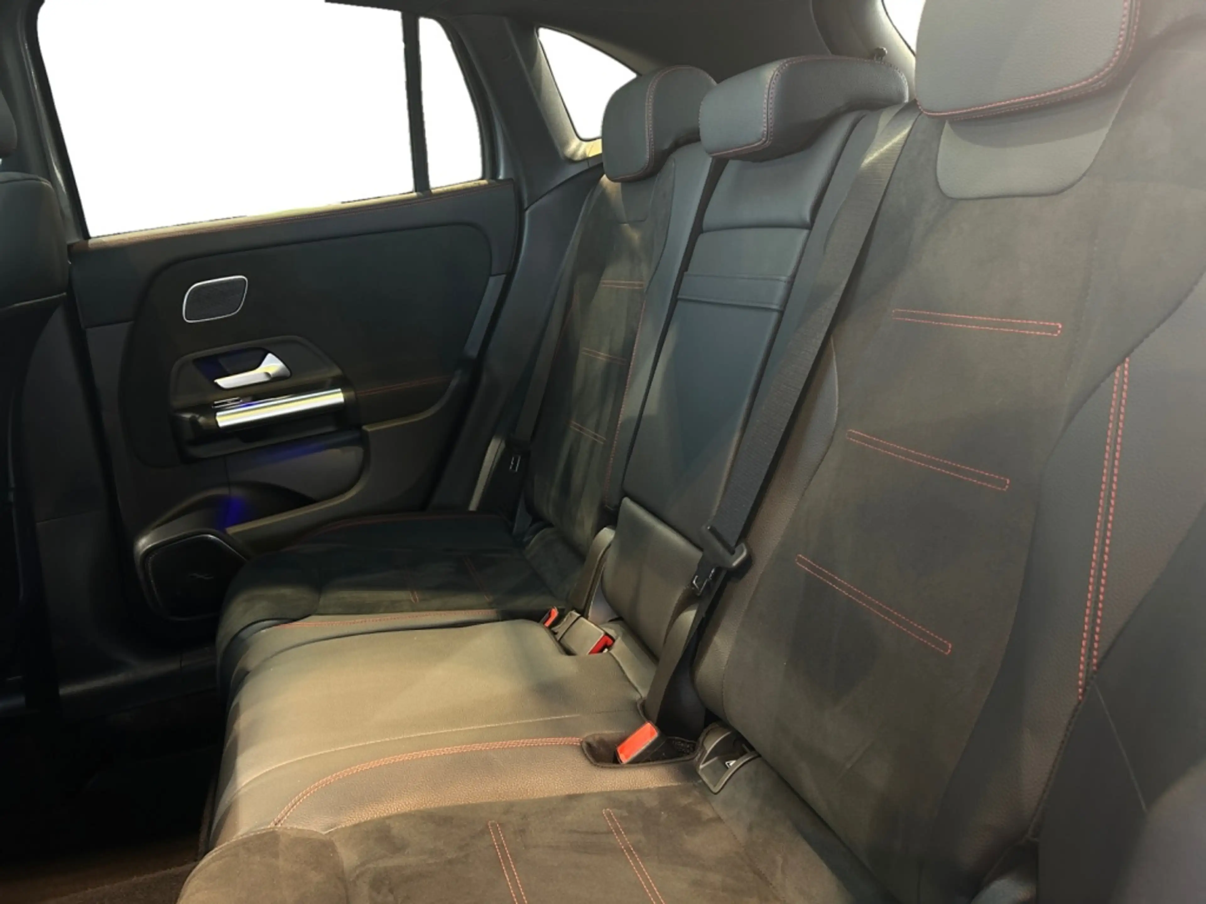 Mercedes-Benz GLA 220 d 4MATIC AMG+ILS+MBUX+Burm+MBeam+Night — photo 11