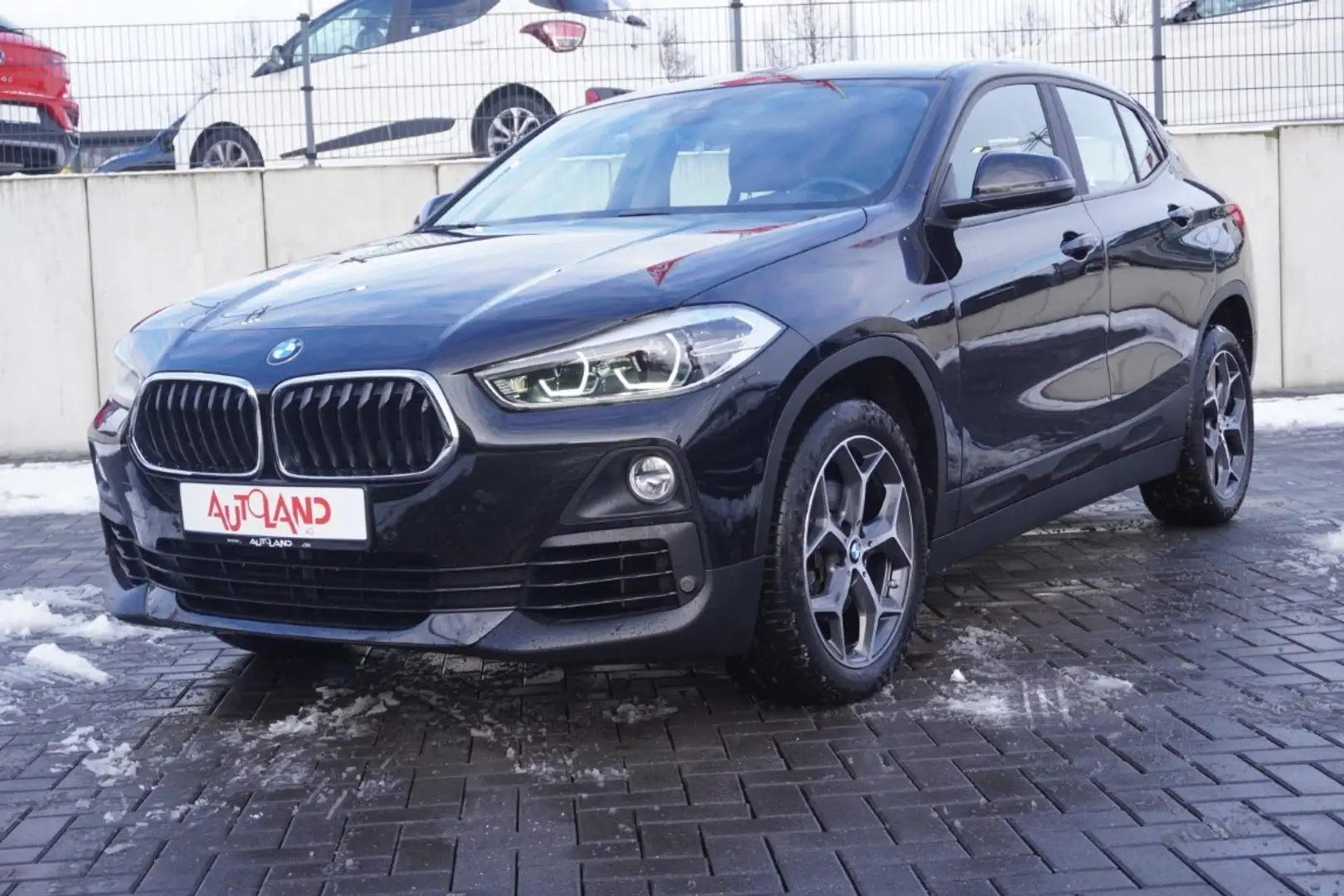 BMW X2 sDrive 18i LED Navi Tempomat Virtual Cockpit Noir - 2