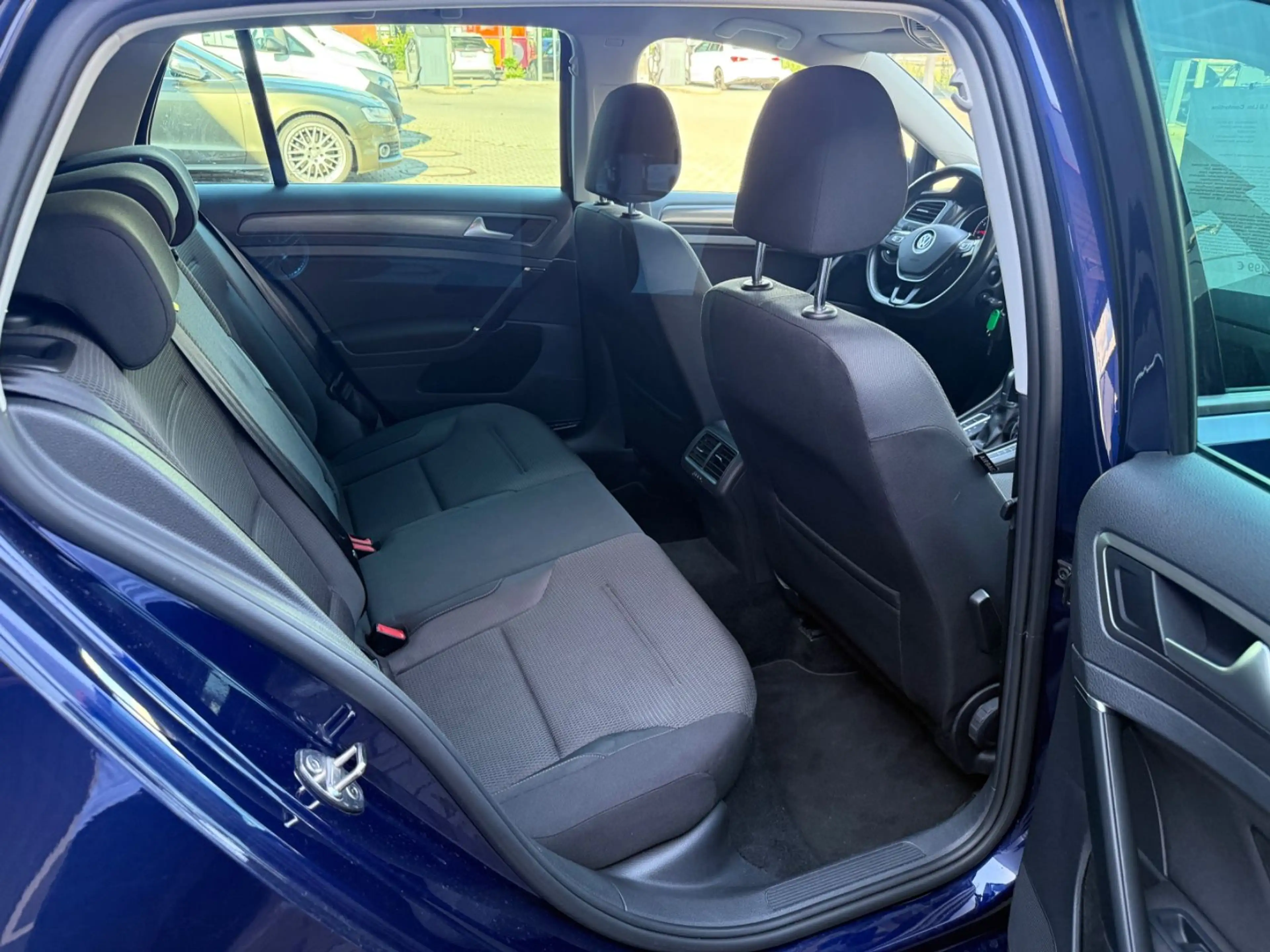 Volkswagen Golf VII 1.0 Lim. Comfortline BMT*Automatik* — photo 11