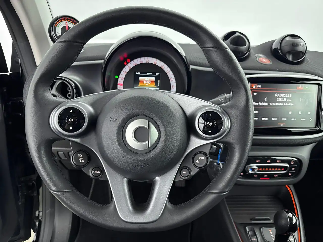 smart forTwo 2024 — фото 12