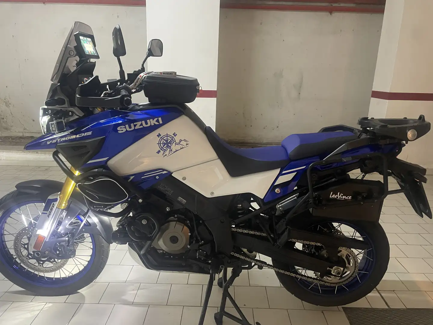 Suzuki V-Strom 1050DE full - 1