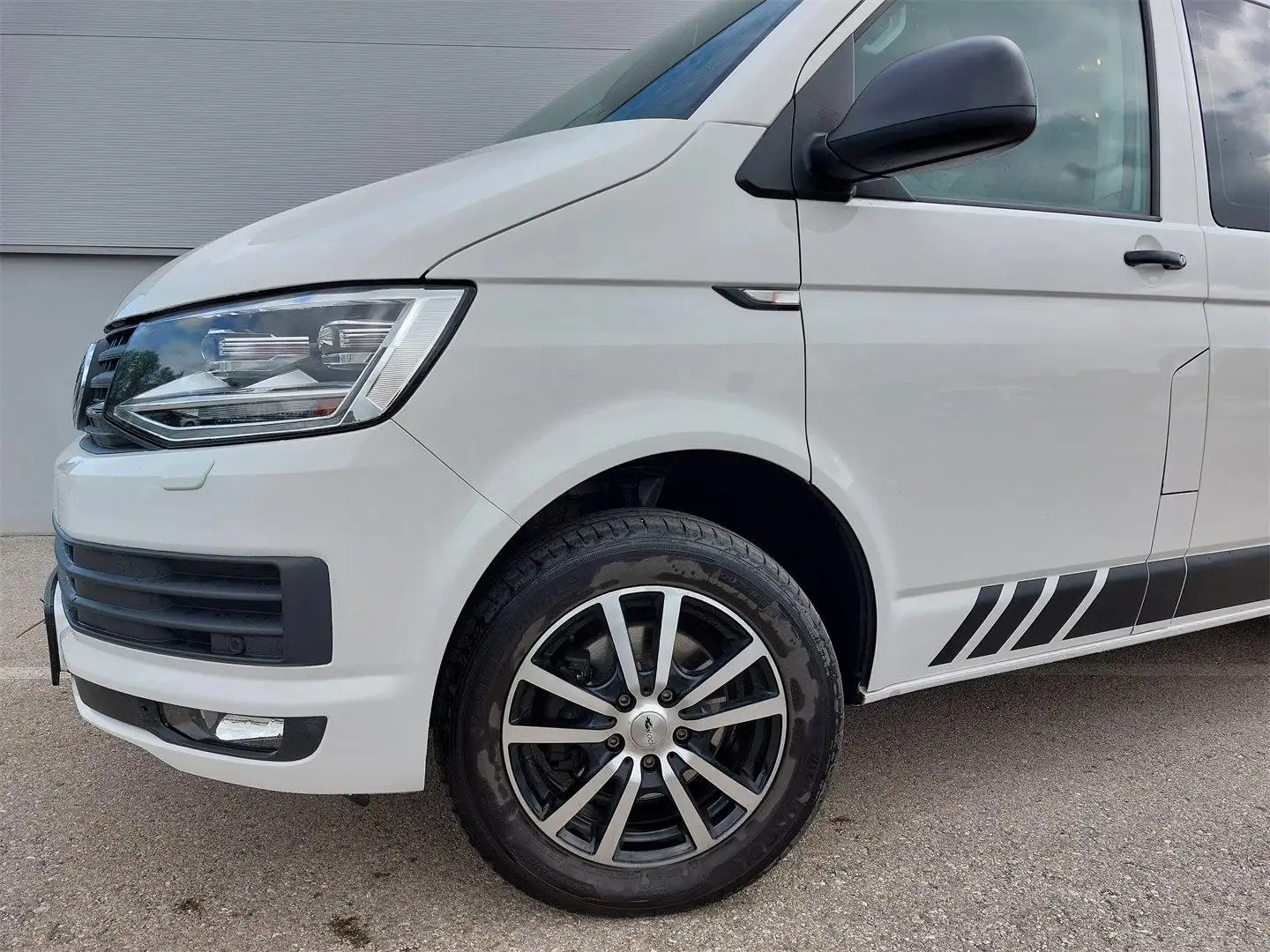 Volkswagen T6 Caravelle TL 2.0 TDI DSG NAVI STANDHZG 8-SITZER Blanc - 2