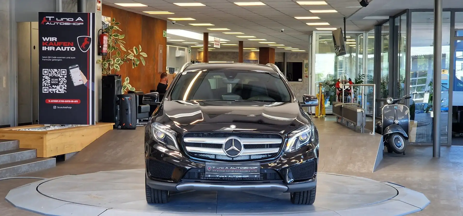 Mercedes-Benz GLA 220 d 4-Matic AMG-Paket Aut. *Exklusive-Paket*Offroad* Schwarz - 2