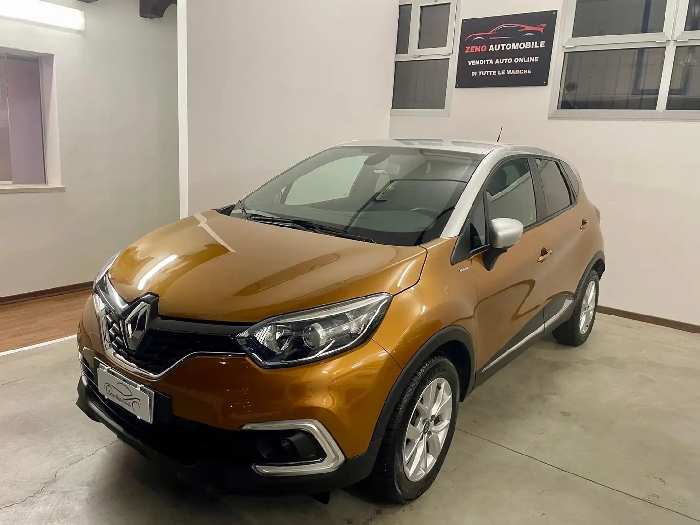 Renault Captur Limited/Navi/Led Neopatentati Arancione - 1