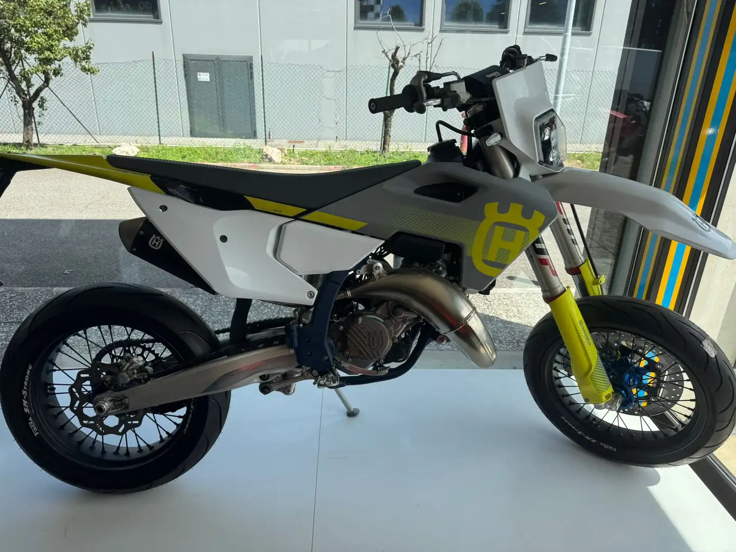 Husqvarna SM 125 Blanc - 1