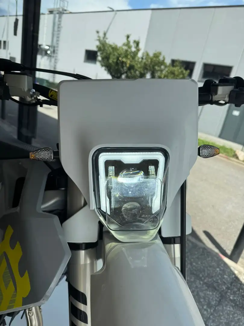 Husqvarna SM 125 Blanc - 2