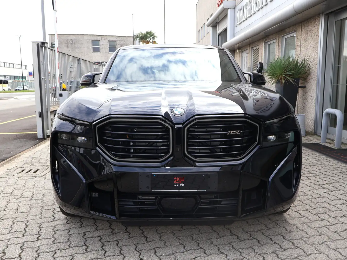 BMW XM 4.4 PHEV (G09) Nero - 2