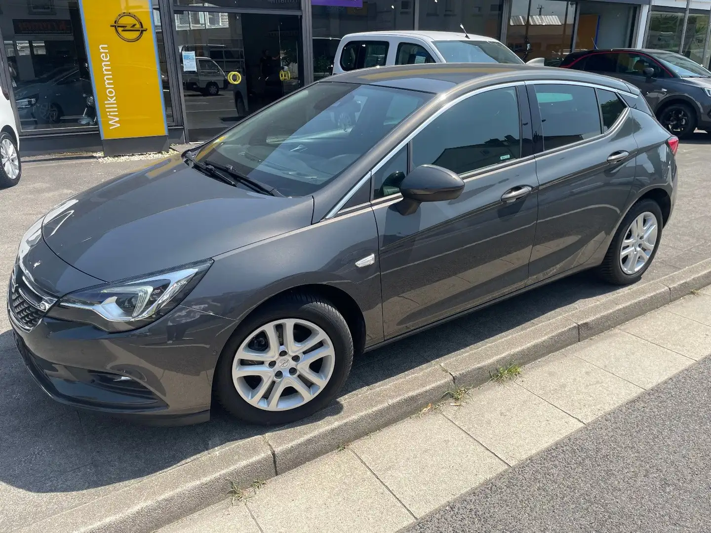 Opel Astra K Innovation VOLL-LEDER +GARANTIE+ Grau - 1