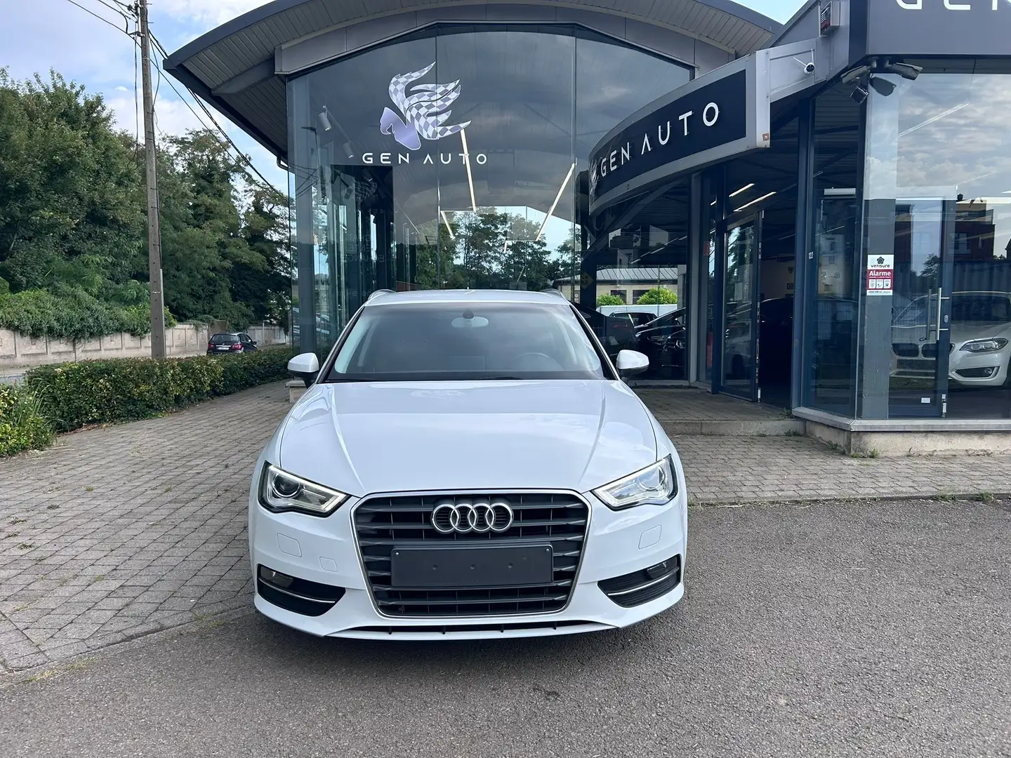 Audi A3 A3 Sportback 1.6 TDi Ambiente S tronic Wit - 2