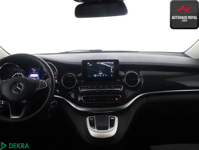 Mercedes-Benz V-Class view 8