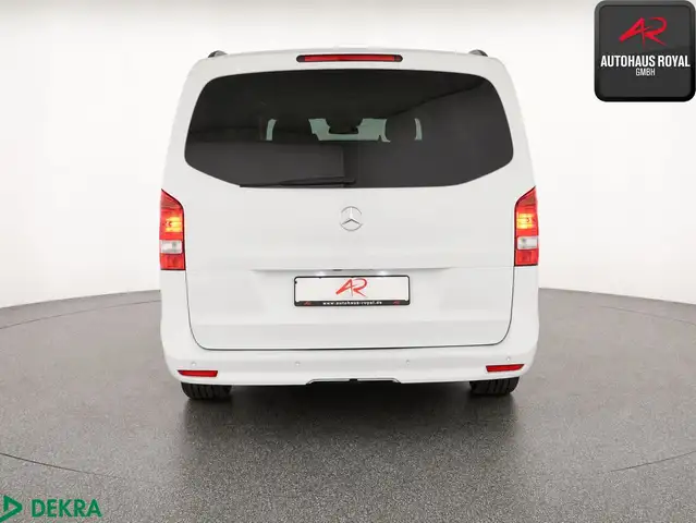 Mercedes-Benz V-Class view 4
