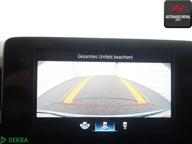 Mercedes-Benz V-Class view 14