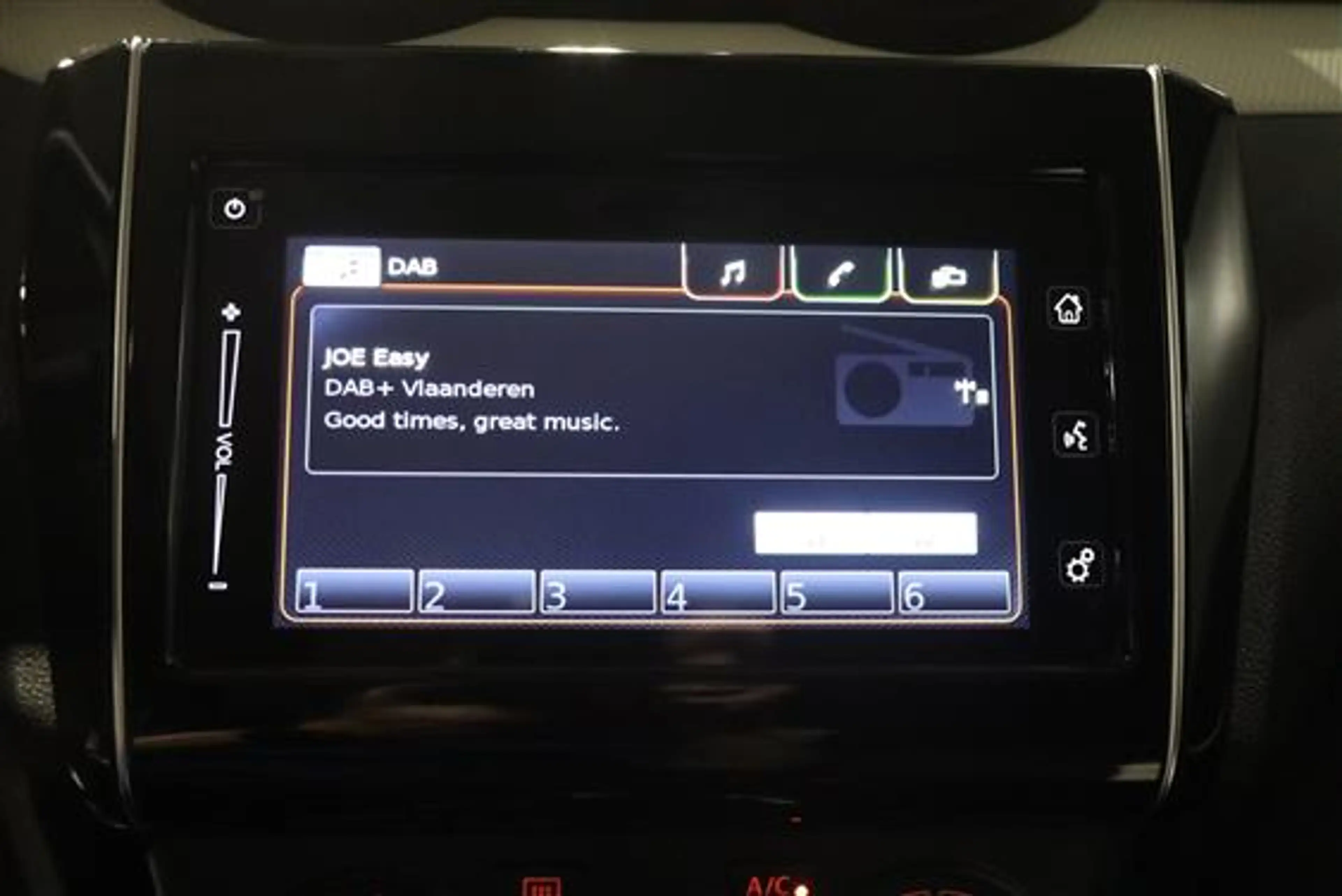 Suzuki Swift 1.2 GL+ MHEV CVT — photo 10