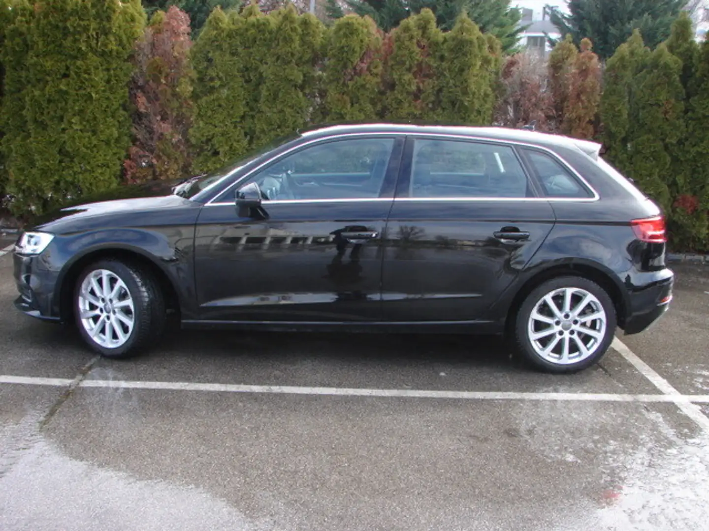 Audi A3 SB 1,0 TFSI intense S-tronic Schwarz - 2