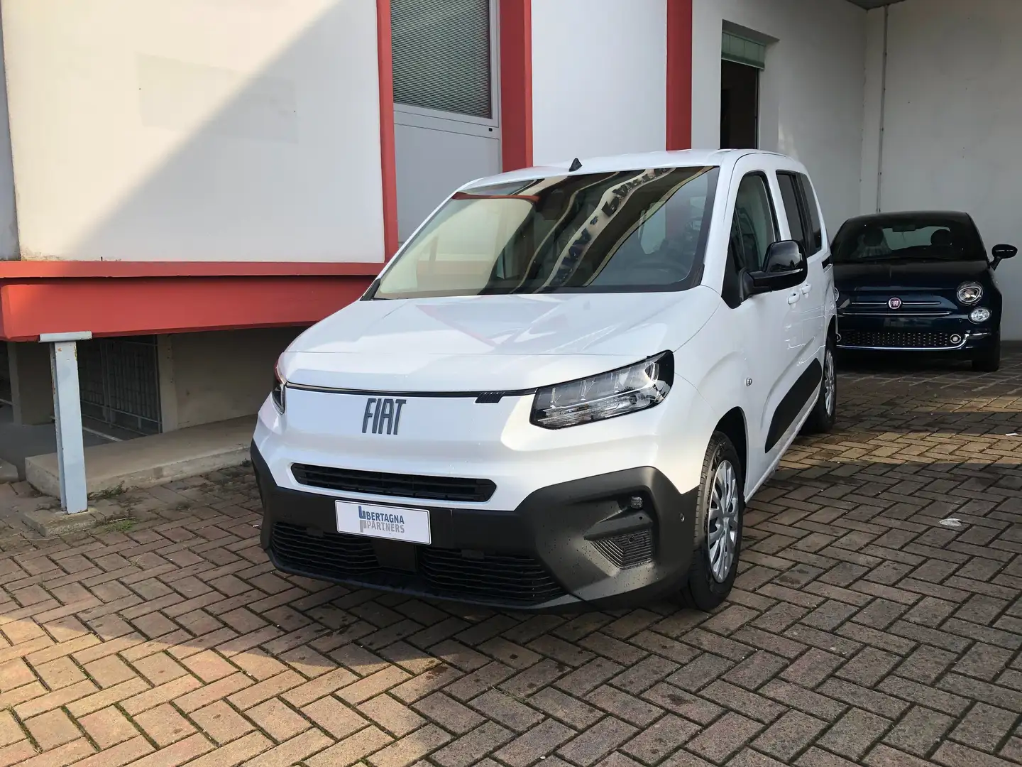 Fiat Doblo 1.5 BlueHDi 100cv MT6 AUTOVETTURA Bianco - 1