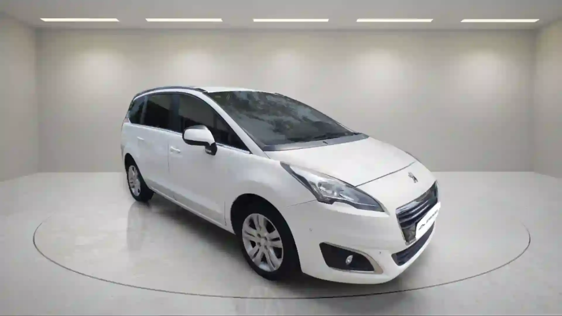 Peugeot 5008 1.2 PureTech S&S Style 7 pl. 130 Weiß - 1