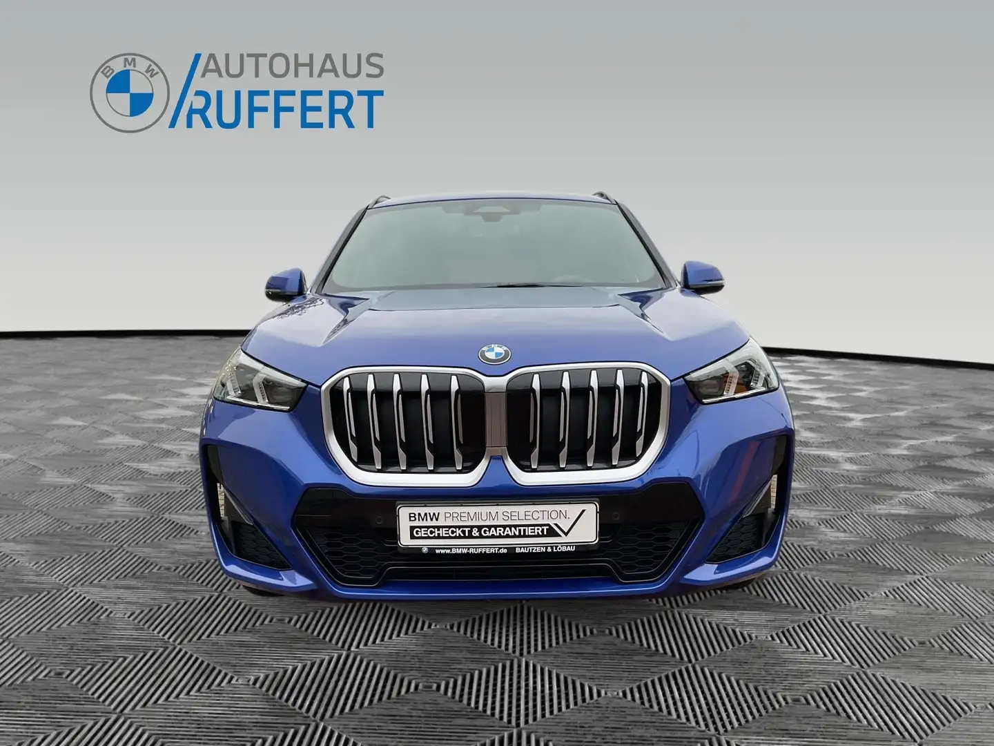 BMW X1 sDrive18d SAV M Sportpaket DAB LED AHK Shz Blau - 2