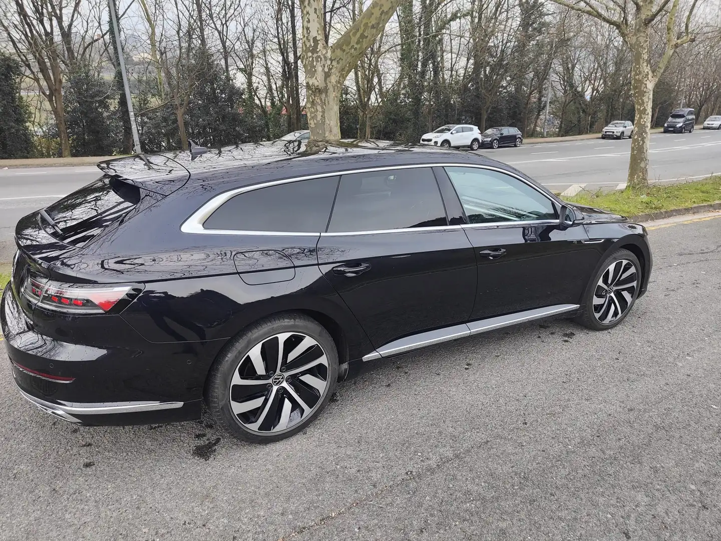 Volkswagen Arteon Shooting Brake e-hybrid 1.4 TSI R-Line DSG6 Negro - 2