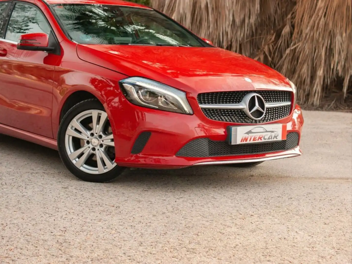 Mercedes-Benz A 200 d Rojo - 2