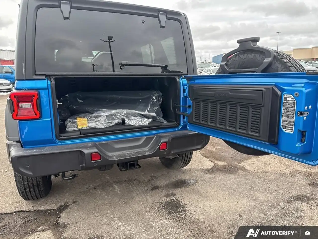Jeep Wrangler снимка Jeep Wrangler