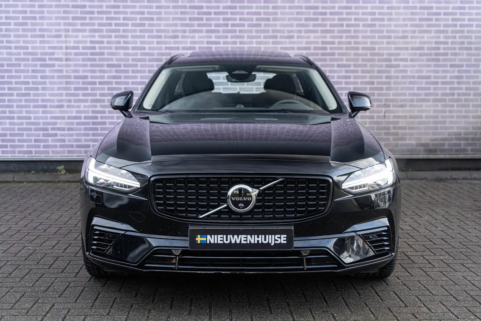Volvo V90 2.0 T8 Plug-in hybrid AWD Ultra Dark | Bowers & Wi Nero - 2