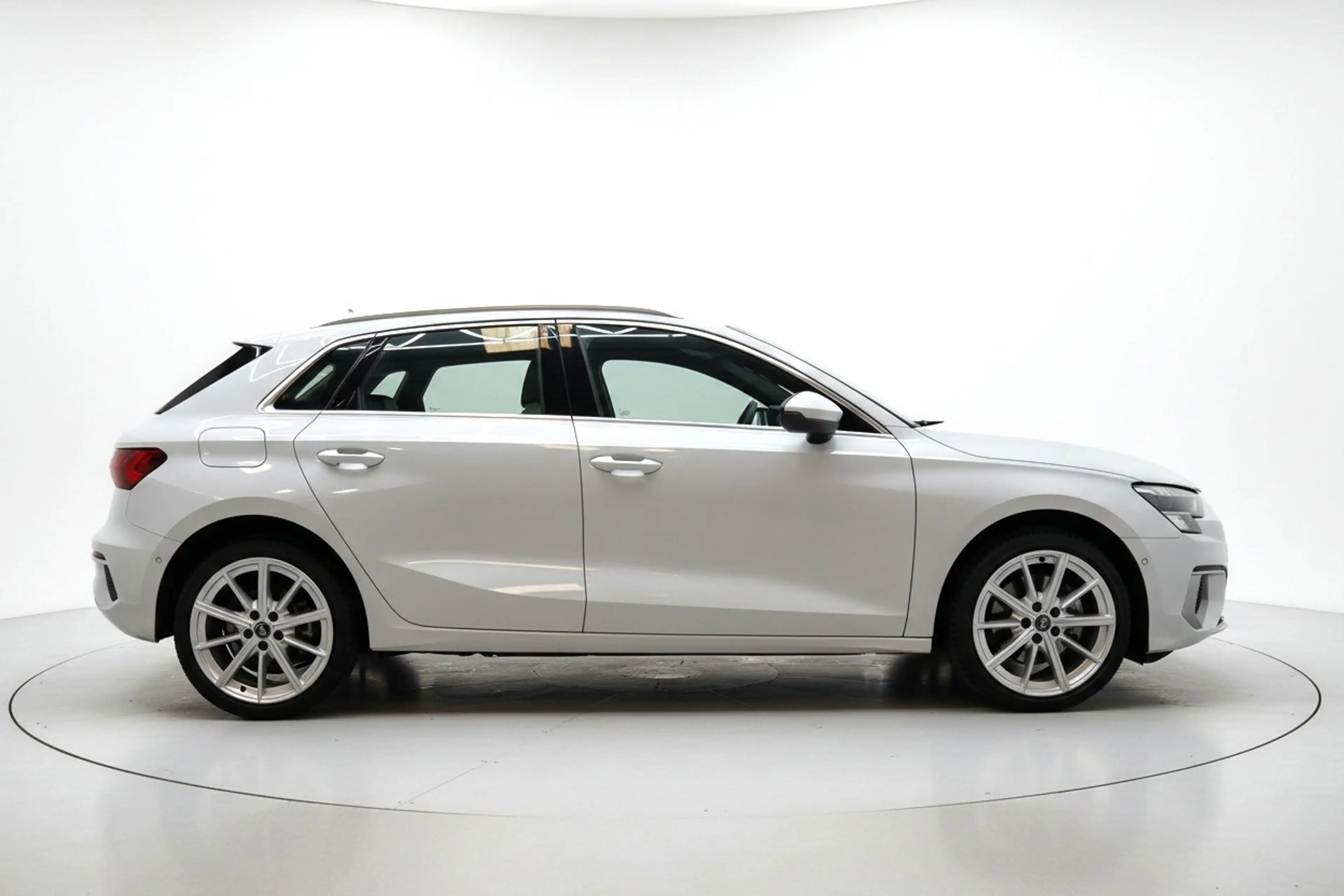 Audi A3 Sportback 40 TFSI e 2x S LINE PANO LEER ACC MATRIX — photo 5